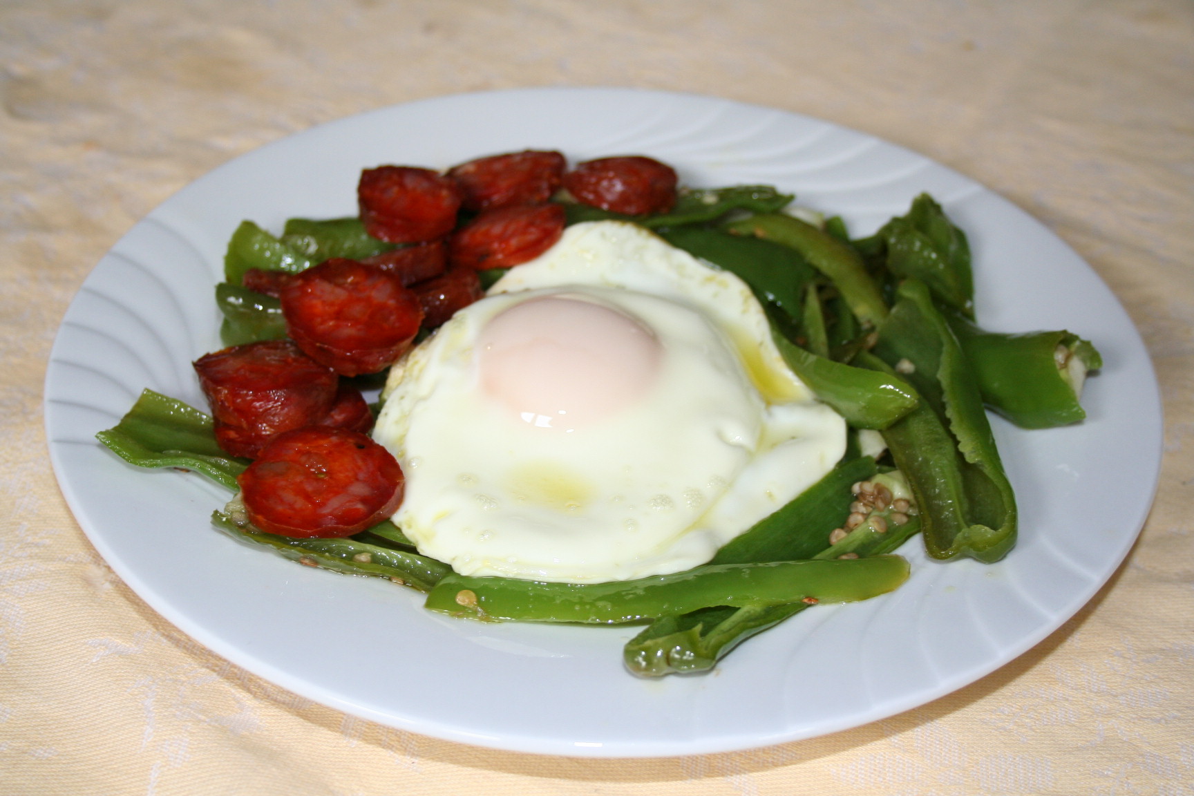 peperoni_salsiccia_e_uova_019